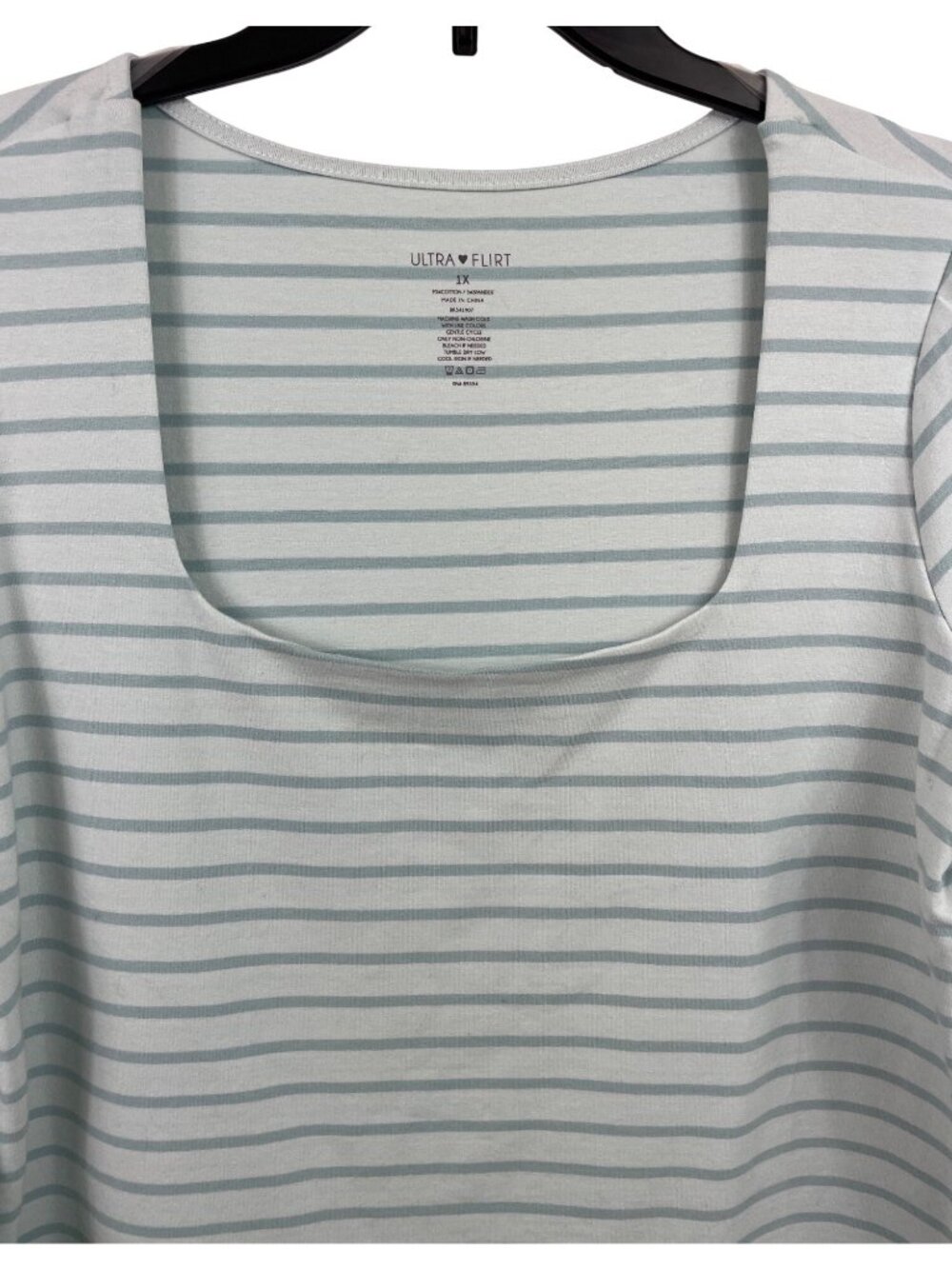 Ultra Flirt Essentials Womens 1X Long Sleeve Light Blue Striped Shirt - Picture 3 of 5